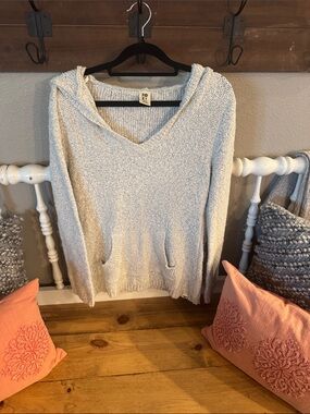 Roxy women’s Cream Hooded V-Neck Sweater soft